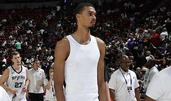 官方网站-名记：文班亚马近日参与了一些全场比赛 表现相当出色