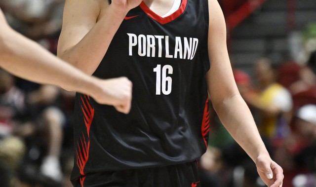 百家乐玩法-排面！开拓者官方社媒赛后晒比分，配上了杨瀚森的赛场照